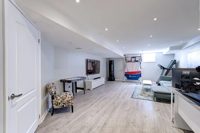 Additional image 36 of 140 Sky Harbour Dr