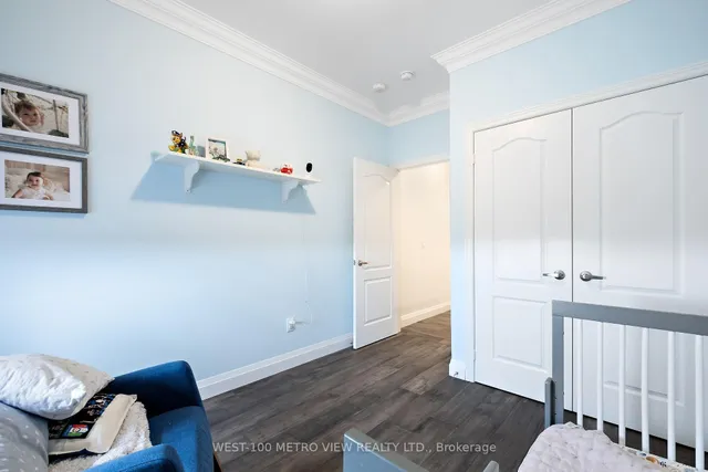 Additional image 26 of 499 Dundas St