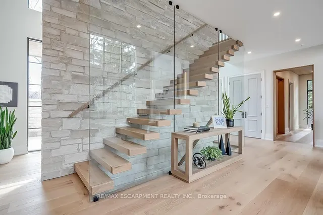 Additional image 4 of 3093 Princess Blvd