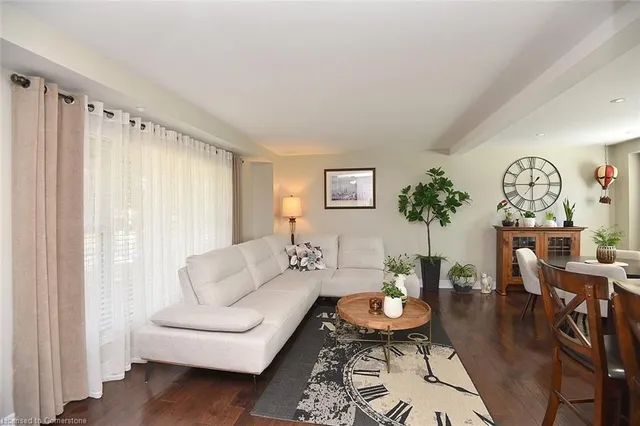 Additional image 10 of 272 Birchcliffe Cres