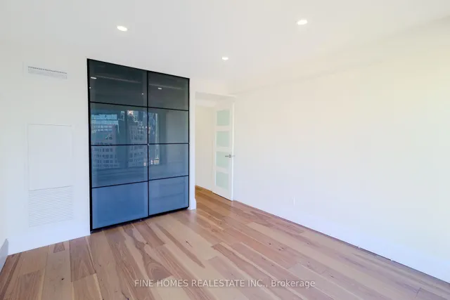 Additional image 3 of 55 Harbour Sq Unit 3213