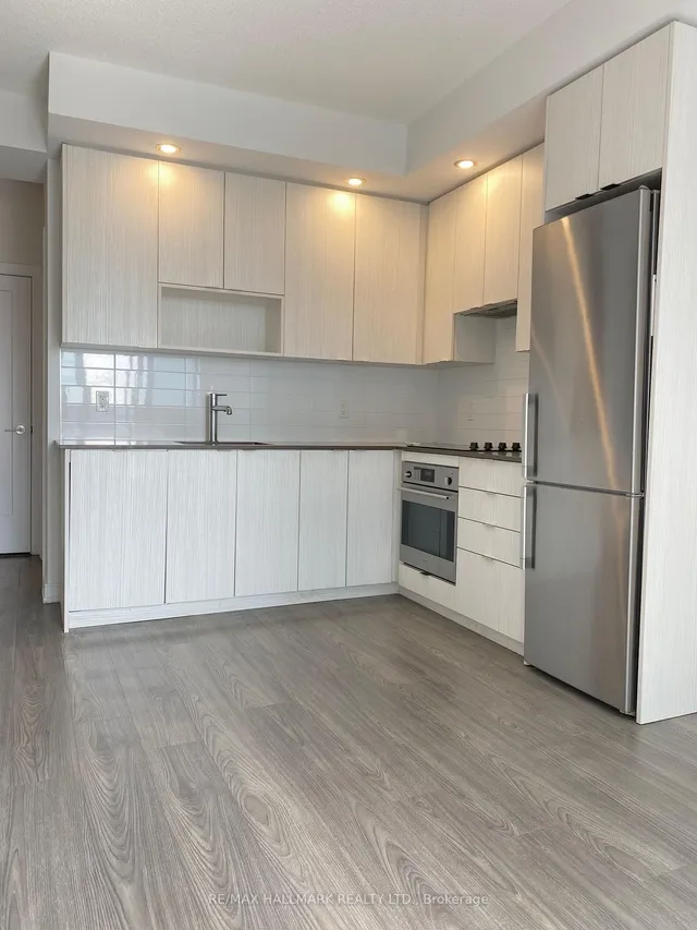 Additional image 12 of 225 village Green Sq Unit 2604