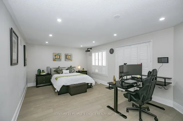 Additional image 31 of 37 Deerglen Dr