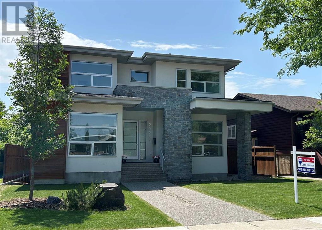 2025 51 Avenue SW|Calgary, Alberta T3E1J7