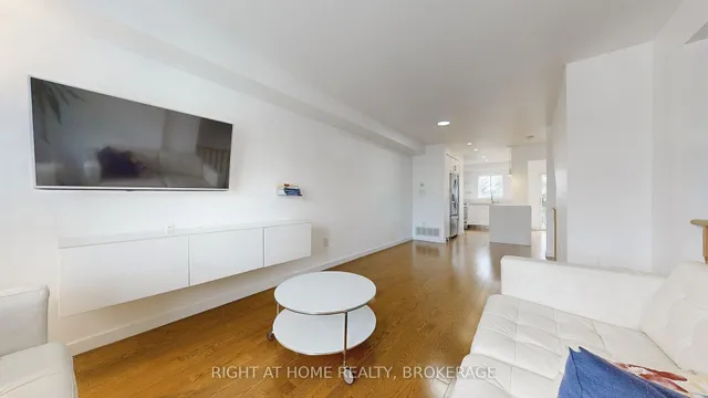 Additional image 6 of 371 Fairgate Way