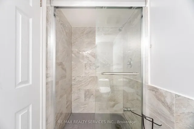 Additional image 44 of 34 Chipmunk Cres