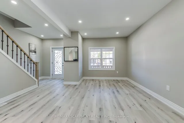 Additional image 5 of 176 Garside Ave