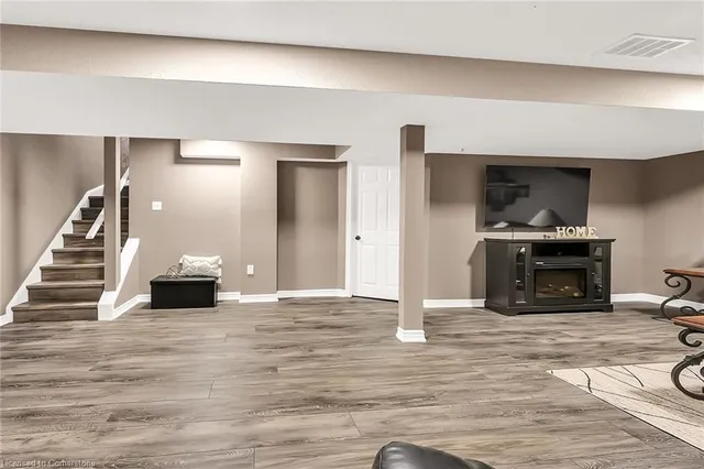 Additional image 36 of 58 Hillgarden Dr