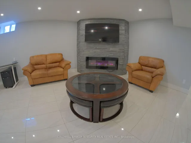 Additional image 14 of 2814 Guilford Cres