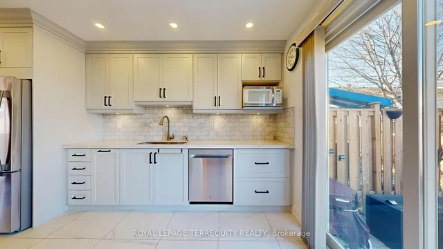 Additional image 9 of 68 Phalen Cres