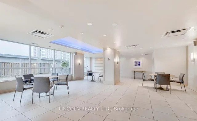 Additional image 30 of 36 Lee Centre Dr Unit 815