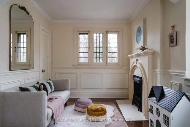 Additional image 23 of 57 Castle Frank Rd