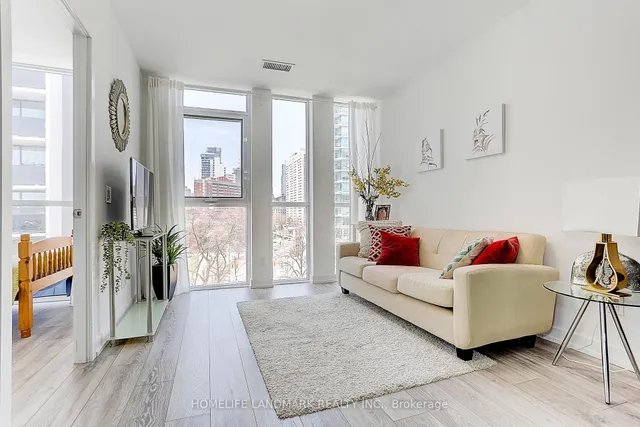 Additional image 20 of 159 Wellesley St Unit 401