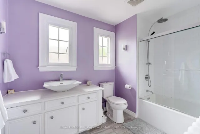 Additional image 34 of 8 Turner Ave