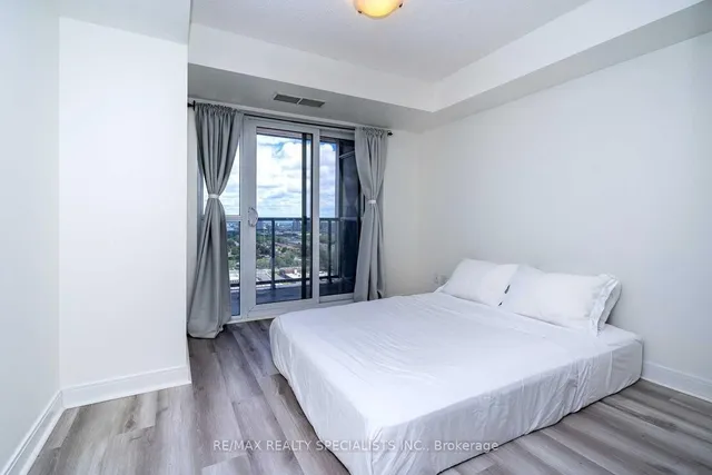 Additional image 15 of 151 Village Green Sq Unit 2710