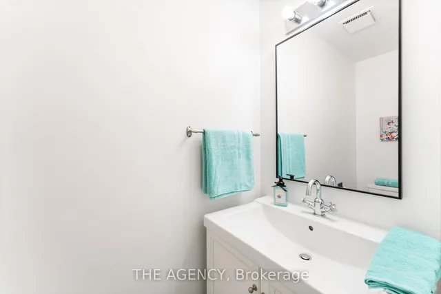 Additional image 13 of 35 McMullen Cres Unit 35