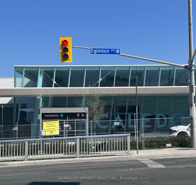 Additional image 43 of 35 Woodenhill Crt