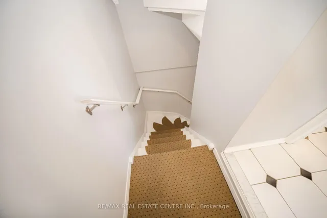 Additional image 40 of 36 Lockwood Rd