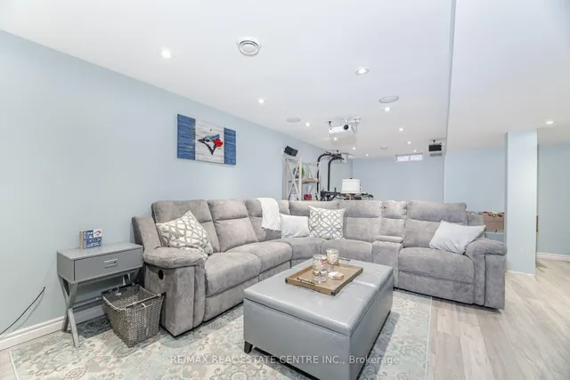 Additional image 39 of 9711 Creditview Rd