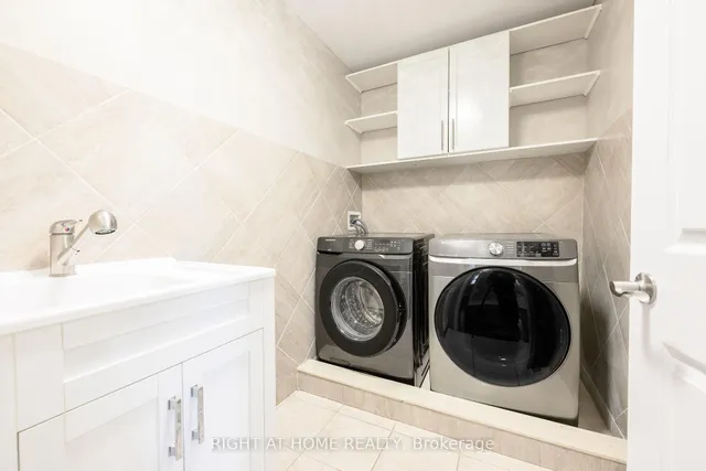 Additional image 35 of 1445 Laurier Ave