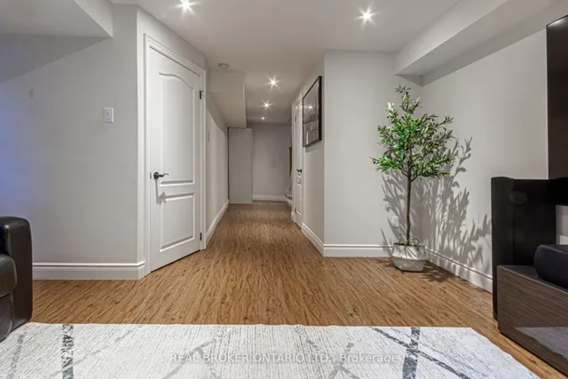 Additional image 26 of 1522 Lancaster Dr Unit 18