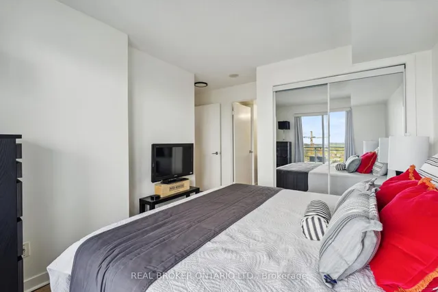 Additional image 17 of 100 Western Battery Rd Unit 2209