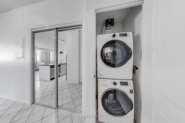 Additional image 23 of 555 Yonge St Unit 401