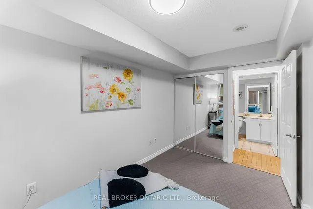 Additional image 19 of 250 Wellington St Unit 1227