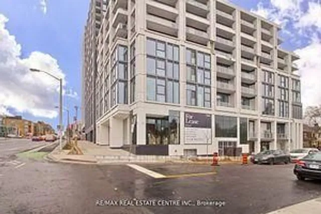 2020 Bathurst St Unit 211
