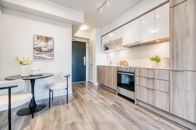 Additional image 11 of 159 Wellesley St Unit 2210