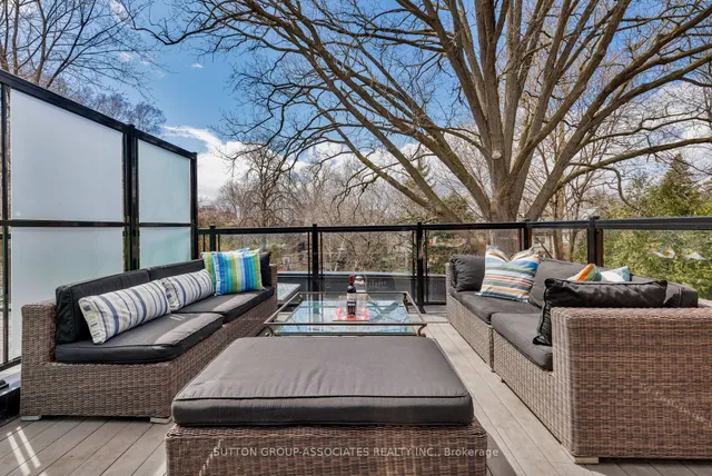 Additional image 30 of 38 Howland Ave