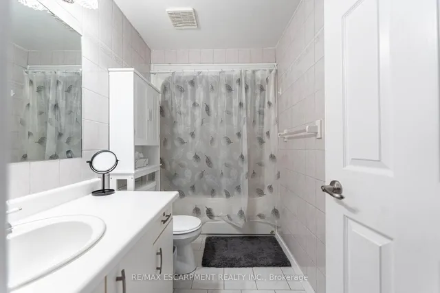 Additional image 23 of 1 Royalwood Crt Unit 55