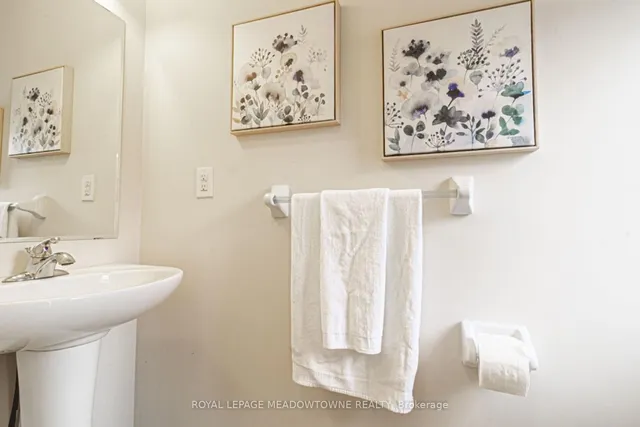 Additional image 16 of 217 Woodley Cres