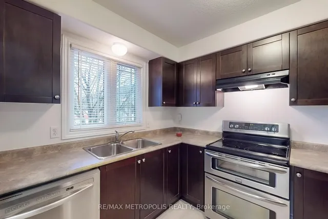 Additional image 12 of 10 FOXGLOVE Cres Unit 22