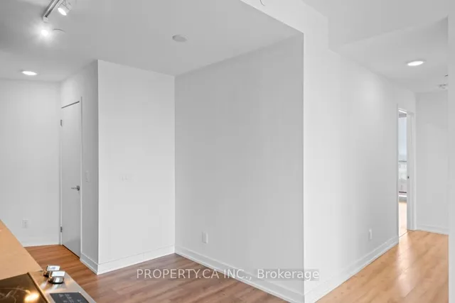 Additional image 6 of 135 East Liberty St Unit 1003