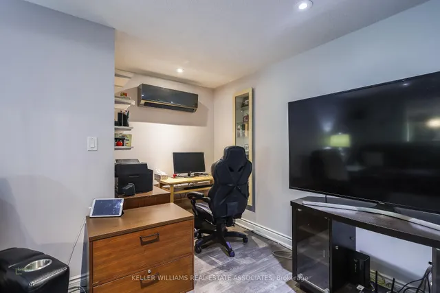 Additional image 32 of 79 Tremaine Rd