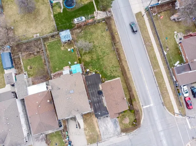 Additional image 19 of 109 Regina Ave