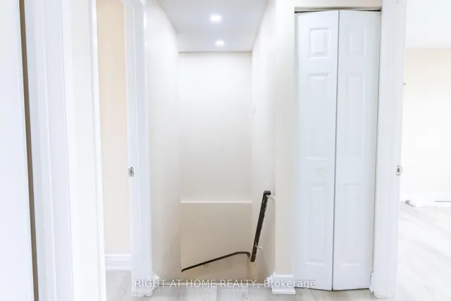 Additional image 41 of 36 Flamingo Cres