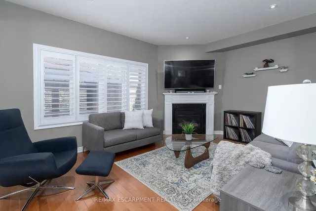 Additional image 8 of 537 VALRIDGE Dr