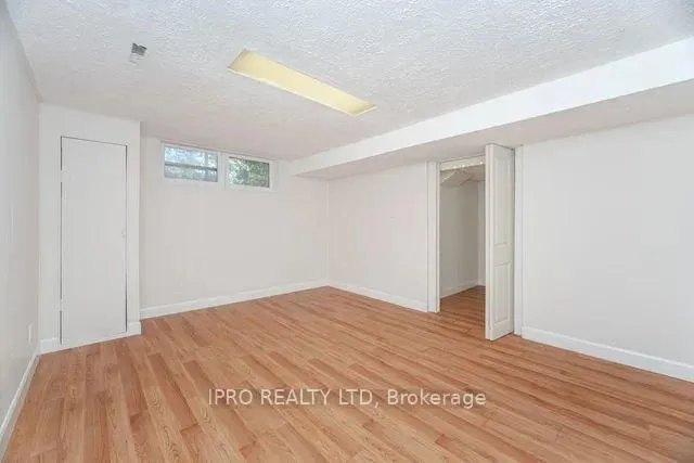 Additional image 36 of 42 Hillside Dr