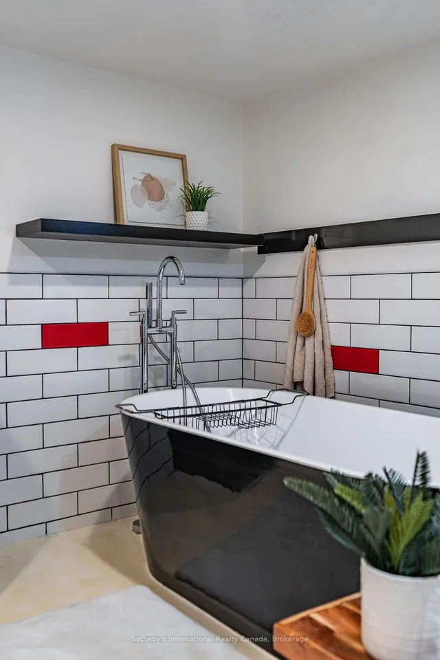 Additional image 33 of 122 Lake Avenue Dr