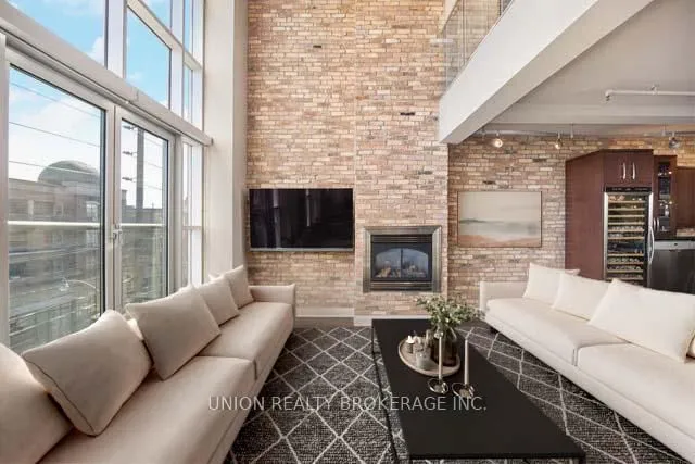 Additional image 15 of 1852 Queen St Unit 303