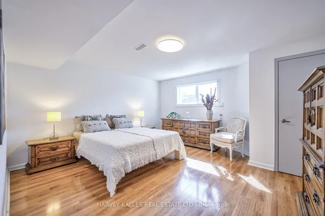 Additional image 39 of 215 Searle Ave