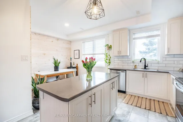 Additional image 15 of 219 Dundas St Unit 45