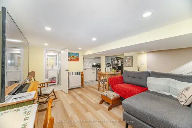 Additional image 41 of 165 Islington Ave