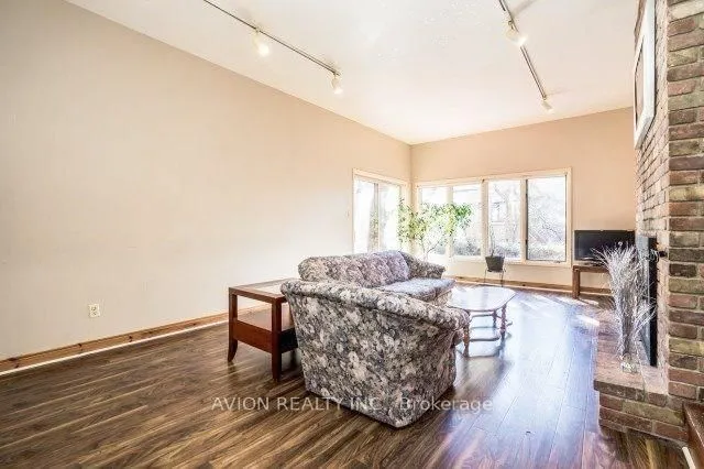 Additional image 2 of 215 Dunview Ave