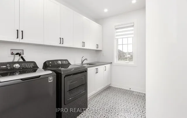 Additional image 38 of 1364 Aymond Cres