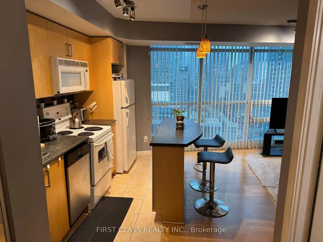 18 Yonge St Unit 2204