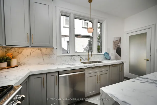 Additional image 16 of 987 Royal York Rd