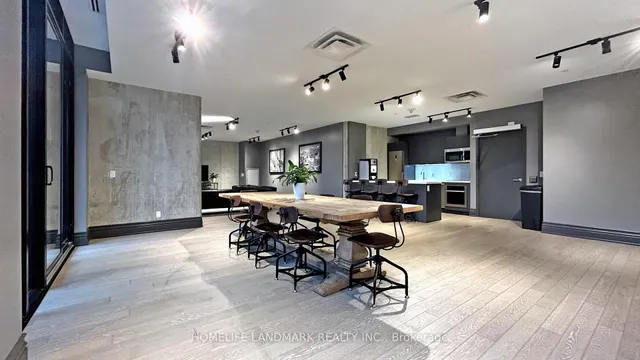 Additional image 28 of 608 Richmond St Unit 509